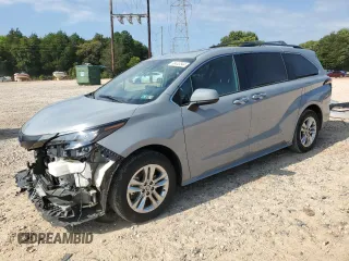 2022 Toyota Sienna XLE Woodland Edition with VIN 5TDASKFC5NS042826, listed as a Copart auction lot 68443544 with 37,948 mi miles and Salvage Title. Bid and sale history available at carsss.com. Image 1.
