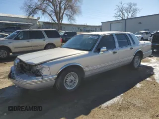 1992 Lincoln Town Car Executive with VIN 1LNLM81W5NY656914, listed as a Copart auction lot 42968905 with 22,618 mi miles and Salvage title. Bid and sale history available at DreamBid. Image 1.