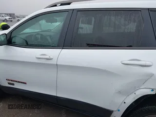 2017 Jeep Cherokee Latitude with VIN 1C4PJLCB5HW571941, listed as a IAAI auction lot 41156440 with 135,862 mi miles and . Bid and sale history available at DreamBid. Image 14.