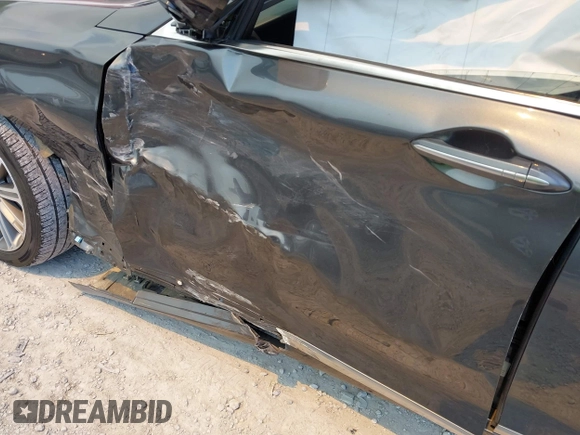 2018 Genesis G80 3.8L z VIN KMHGN4JE9JU265510, wystawiony jako IAAI lot #41985721 z przebiegiem 188 236 mil mil oraz . Historia ofert i sprzedaży dostępna na DreamBid. Obrazek 18.