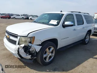 2008 Chevrolet Suburban LTZ with VIN 1GNFK16348R151711, listed as a IAAI auction lot 41793616 with 198,676 mi miles. Bid and sale history available at carsss.com. Image 17.