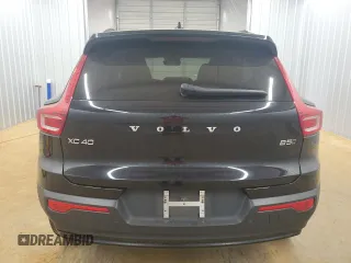 2023 Volvo XC40 Plus Dark Theme z VIN YV4L12UL4P2967328, wystawiony jako Copart lot #55800735 z przebiegiem 96 119 mil mil oraz Tytuł czysty. Historia ofert i sprzedaży dostępna na DreamBid. Obrazek 6.