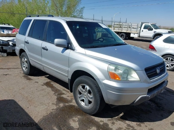 2004 Honda Pilot EX with VIN 2HKYF18674H581196, listed as a IAAI auction lot 42043003 with 220,102 mi miles. Bid and sale history available at carsss.com. Image 1.