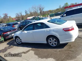 2008 Toyota Camry LE z VIN 4T1BE46K48U775136, wystawiony jako IAAI lot #41990667 z przebiegiem 214 129 mil mil oraz . Historia ofert i sprzedaży dostępna na DreamBid. Obrazek 15.