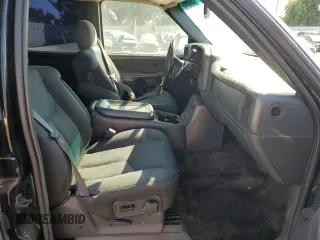 2002 Chevrolet Avalanche with VIN 3GNEC13T32G184641, listed as a Copart auction lot 73548844 with 183,307 mi miles and Salvage Title. Bid and sale history available at carsss.com. Image 7.