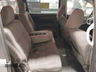 2017 Honda Odyssey SE with VIN 5FNRL5H33HB011792, listed as a IAAI auction lot 41718016 with 82,888 mi miles and . Bid and sale history available at carsss.com. Image 8.