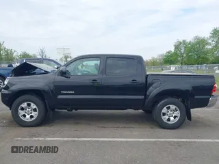2013 Toyota Tacoma z VIN 3TMLU4EN5DM107819, wystawiony jako IAAI lot #42167593 z przebiegiem 196 714 mil mil oraz . Historia ofert i sprzedaży dostępna na DreamBid. Obrazek 14.