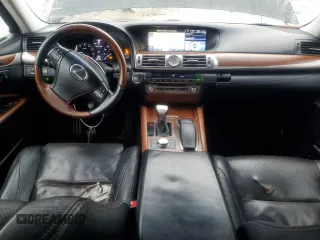 2013 Lexus LS 460 z VIN JTHCL5EF4D5018541, wystawiony jako Copart lot #87919255 z przebiegiem 127 441 mil mil oraz Szkoda całkowita • Salvage title. Historia ofert i sprzedaży dostępna na DreamBid. Obrazek 8.