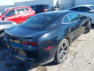 2011 Chevrolet Camaro 1LT z VIN 2G1FB1ED0B9195699, wystawiony jako IAAI lot #40918417 z przebiegiem 105 843 mil mil oraz . Historia ofert i sprzedaży dostępna na DreamBid. Obrazek 4.