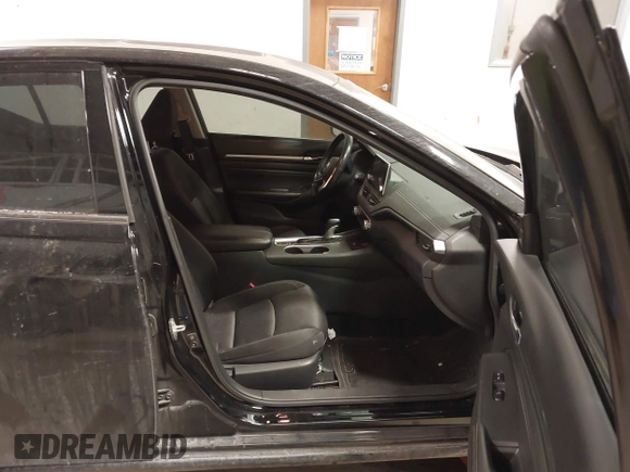 2019 Nissan Altima SV z VIN 1N4BL4DV3KC207079, wystawiony jako IAAI lot #41388598 z przebiegiem 145 576 mil mil oraz . Historia ofert i sprzedaży dostępna na DreamBid. Obrazek 5.