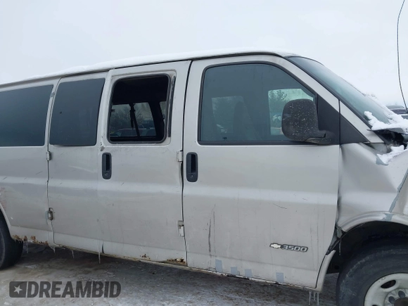 2005 Chevrolet Express Passenger with VIN 1GAHG39U151241968, listed as a IAAI auction lot 41281430 with 148,748 mi miles and . Bid and sale history available at DreamBid. Image 13.