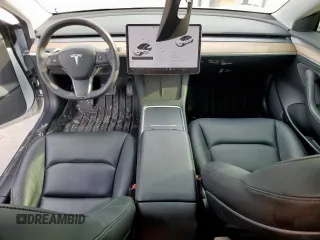2021 Tesla Model 3 Standard Range Plus z VIN 5YJ3E1EAXMF016770, wystawiony jako Copart lot #55045515 z przebiegiem 38 585 mil mil oraz Szkoda całkowita • Salvage title. Historia ofert i sprzedaży dostępna na DreamBid. Obrazek 8.