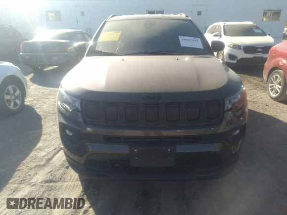 2022 Jeep Compass Latitude with VIN 3C4NJDBBXNT166223, listed as a IAAI auction lot 40627801 with 30,340 mi miles and . Bid and sale history available at DreamBid. Image 13.