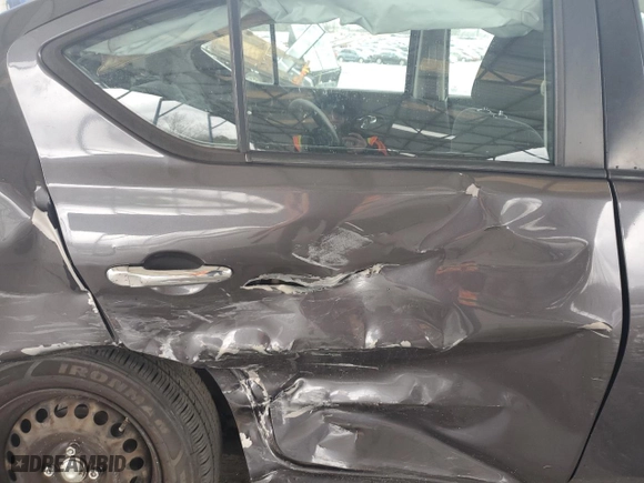2015 Nissan Versa SV with VIN 3N1CN7AP1FL955679, listed as a Copart auction lot 47867555 with 112,301 mi miles and Salvage Title. Bid and sale history available at carsss.com. Image 10.