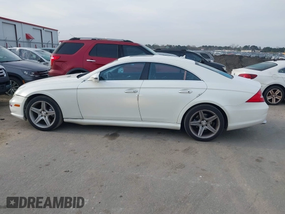2009 Mercedes-Benz CLS-Class 5.5L with VIN WDDDJ72X49A146822, listed as a IAAI auction lot 41800020 with 157,984 mi miles. Bid and sale history available at carsss.com. Image 16.