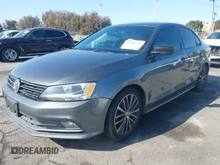 2016 Volkswagen Jetta Sport z VIN 3VWD17AJ5GM231530, wystawiony jako IAAI lot #41968152 z przebiegiem 85 474 mil mil oraz . Historia ofert i sprzedaży dostępna na DreamBid. Obrazek 17.