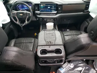 2024 Chevrolet Silverado 3500HD High Country with VIN 1GC4YVEY4RF106354, listed as a Copart auction lot 84701304 with 17,933 mi miles and Salvage Title. Bid and sale history available at carsss.com. Image 8.