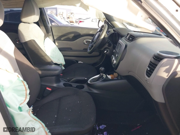 2016 Kia Soul with VIN KNDJN2A21G7379139, listed as a IAAI auction lot 41890939 with 138,630 mi miles. Bid and sale history available at carsss.com. Image 5.