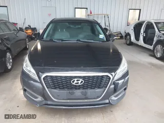 2016 Hyundai Sonata Hybrid SE with VIN KMHE24L12GA037983, listed as a IAAI auction lot 42078321 with 113,998 mi miles. Bid and sale history available at carsss.com. Image 6.