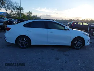 2024 Kia Forte LXS with VIN 3KPF24AD9RE775818, listed as a IAAI auction lot 41254335 with 3,013 mi miles and . Bid and sale history available at carsss.com. Image 14.