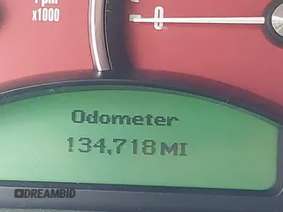 2004 Pontiac GTO z VIN 6G2VX12G84L183838, wystawiony jako IAAI lot #41946144 z przebiegiem 134 718 mil mil oraz . Historia ofert i sprzedaży dostępna na DreamBid. Obrazek 7.