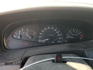 2003 Ford ZX2 ZX2 Standard z VIN 3FAFP11383R109420, wystawiony jako Copart lot #88790715 z przebiegiem 141 902 mil mil oraz Szkody całkowita. Historia ofert i sprzedaży dostępna na DreamBid. Obrazek 9.