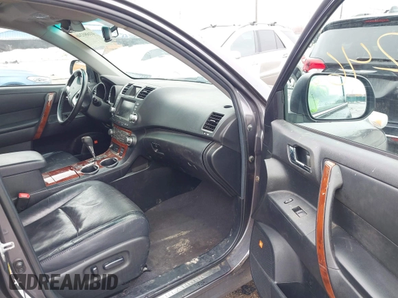 2012 Toyota Highlander Limited with VIN 5TDDK3EH6CS174295, listed as a IAAI auction lot 41680246 with 215,531 mi miles. Bid and sale history available at carsss.com. Image 5.