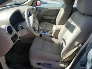 2006 Ford Freestyle SE z VIN 1FMZK01186GA52299, wystawiony jako Copart lot #55414125 z przebiegiem 146 604 mil mil oraz Tytuł czysty. Historia ofert i sprzedaży dostępna na DreamBid. Obrazek 7.