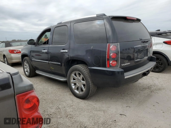 2013 GMC Yukon Denali with VIN 1GKS1EEF3DR219654, listed as a Copart auction lot 76205764 with 0 mi miles and Salvage Title. Bid and sale history available at carsss.com. Image 2.