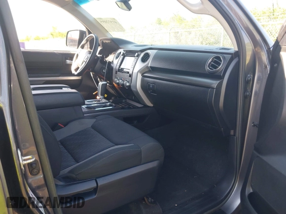 2017 Toyota Tundra 2WD SR5 with VIN 5TFEW5F18HX227330, listed as a IAAI auction lot 41972095 with 92,287 mi miles. Bid and sale history available at carsss.com. Image 5.