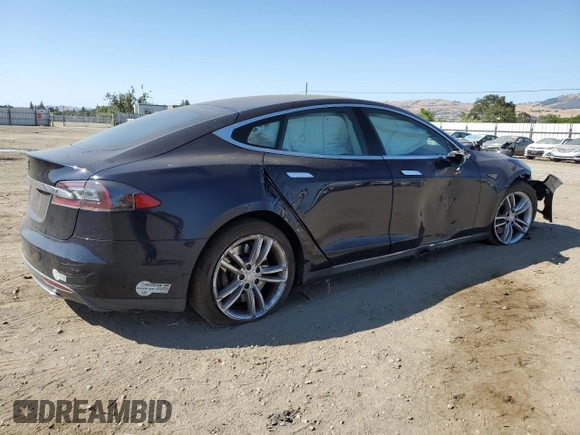 2013 Tesla Model S with VIN 5YJSA1AC9DFP10400, listed as a Copart auction lot 59047985 with 165,166 mi miles and Salvage title. Bid and sale history available at DreamBid. Image 3.