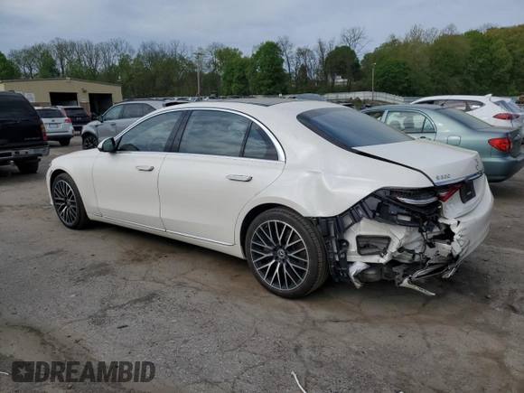 2022 Mercedes-Benz S 580 z VIN W1K6G7GB1NA132424, wystawiony jako Copart lot #55070525 z przebiegiem 47 110 mil mil oraz Szkoda całkowita • Salvage title. Historia ofert i sprzedaży dostępna na DreamBid. Obrazek 2.