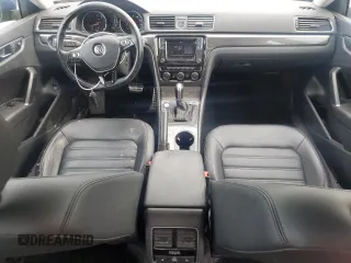 2016 Volkswagen Passat SEL z VIN 1VWCT7A35GC063879, wystawiony jako Copart lot #53856545 z przebiegiem 56 856 mil mil oraz Szkoda całkowita • Salvage title. Historia ofert i sprzedaży dostępna na DreamBid. Obrazek 8.