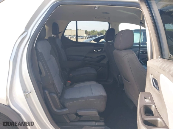 2018 Chevrolet Traverse LT Cloth with VIN 1GNERGKW8JJ147739, listed as a IAAI auction lot 42005332 with 104,373 mi miles. Bid and sale history available at carsss.com. Image 8.