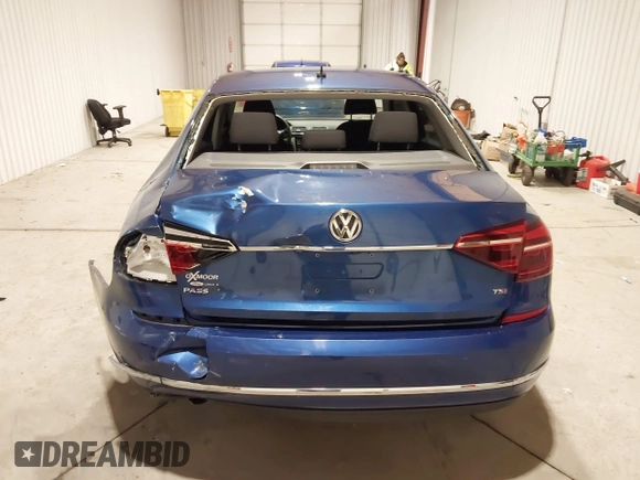 2017 Volkswagen Passat S z VIN 1VWAT7A38HC013602, wystawiony jako IAAI lot #41218616 z przebiegiem 77 497 mil mil oraz . Historia ofert i sprzedaży dostępna na DreamBid. Obrazek 16.