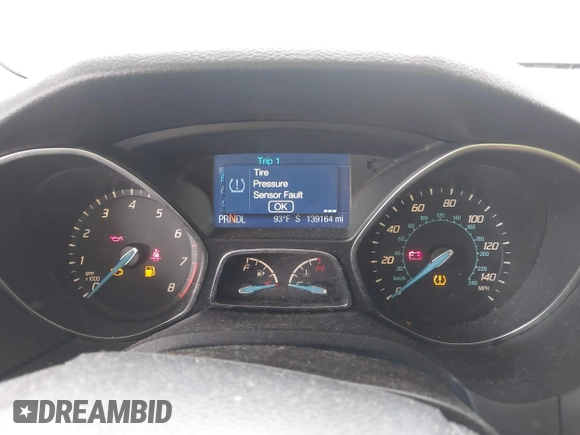 2013 Ford Focus SE z VIN 1FADP3F27DL343387, wystawiony jako IAAI lot #42409706 z przebiegiem 139 164 mil mil oraz . Historia ofert i sprzedaży dostępna na DreamBid. Obrazek 7.
