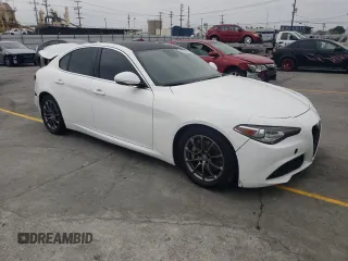 2018 Alfa Romeo Giulia z VIN ZARFAEBN0J7563478, wystawiony jako Copart lot #55683915 z przebiegiem 110 134 mil mil oraz Szkody całkowita. Historia ofert i sprzedaży dostępna na DreamBid. Obrazek 4.