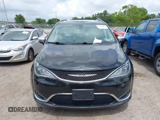 2020 Chrysler Pacifica Limited z VIN 2C4RC1GG5LR272593, wystawiony jako IAAI lot #42398809 z przebiegiem 96 957 mil mil oraz . Historia ofert i sprzedaży dostępna na DreamBid. Obrazek 12.
