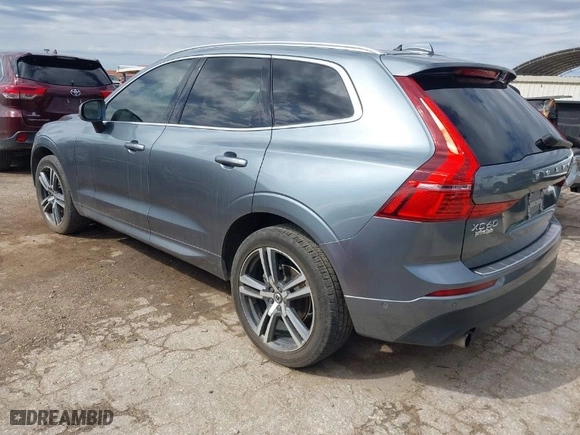 2018 Volvo XC60 Momentum with VIN YV4102RK7J1065151, listed as a IAAI auction lot 40770060 with 63,505 mi miles. Bid and sale history available at carsss.com. Image 3.