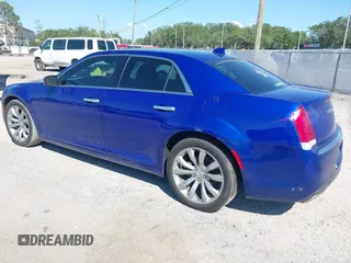 2018 Chrysler 300 Limited z VIN 2C3CCAEG8JH243461, wystawiony jako IAAI lot #42276459 z przebiegiem 111 750 mil mil oraz . Historia ofert i sprzedaży dostępna na DreamBid. Obrazek 3.