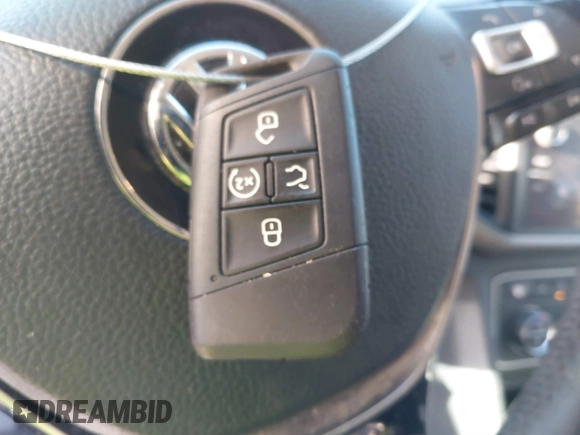 2018 Volkswagen Atlas SE with VIN 1V2DR2CA9JC540162, listed as a IAAI auction lot 41631056 with 80,802 mi miles and . Bid and sale history available at DreamBid. Image 11.