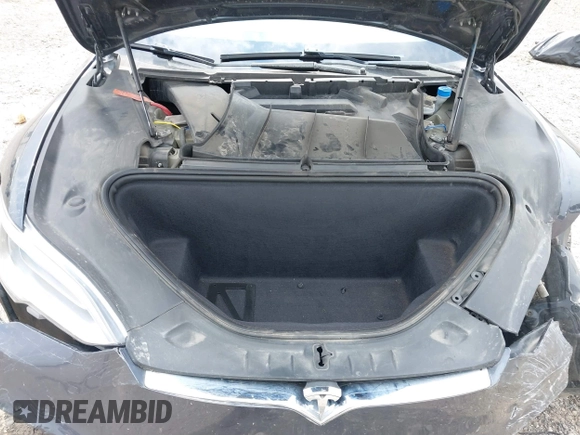2019 Tesla Model S 75D with VIN 5YJSA1E22KF300407, listed as a IAAI auction lot 40034839 with 59,178 mi miles and . Bid and sale history available at DreamBid. Image 10.