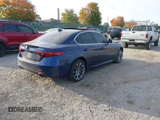 2019 Alfa Romeo Giulia with VIN ZARFANAN2K7622663, listed as a IAAI auction lot 40546831 with 999,999 mi miles. Bid and sale history available at carsss.com. Image 4.