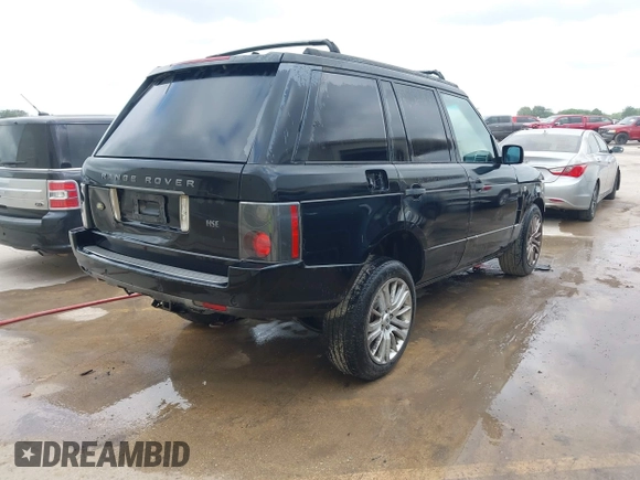 2007 Land Rover Range Rover HSE z VIN SALME15417A243558, wystawiony jako IAAI lot #42074890 z przebiegiem 122 176 mil mil oraz . Historia ofert i sprzedaży dostępna na DreamBid. Obrazek 4.