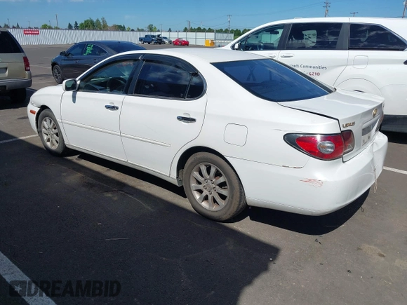 2002 Lexus ES 300 with VIN JTHBF30G220022332, listed as a IAAI auction lot 42397702 with 213,850 mi miles and . Bid and sale history available at DreamBid. Image 3.