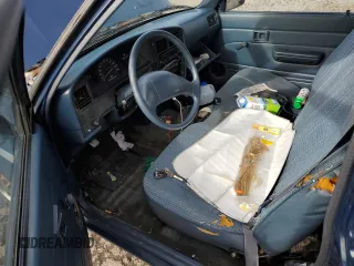 1990 Toyota Pickup DX с VIN JT4RN81P7L5065454, выставлен на аукционе Copart как лот 52913465 с пробегом 366 591 миль миль и Списание • Salvage title. История ставок и продаж доступна на DreamBid. Изображение 8.