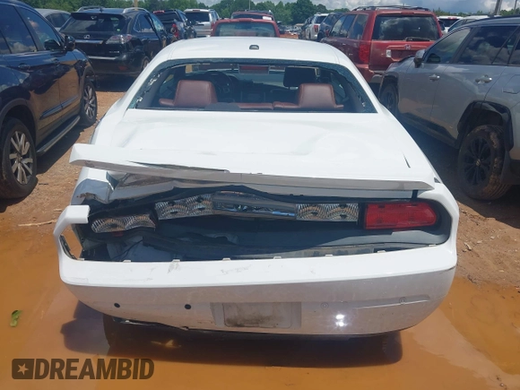 2014 Dodge Challenger R/T Plus z VIN 2C3CDYBT9EH293136, wystawiony jako IAAI lot #42264180 z przebiegiem 71 696 mil mil oraz . Historia ofert i sprzedaży dostępna na DreamBid. Obrazek 16.