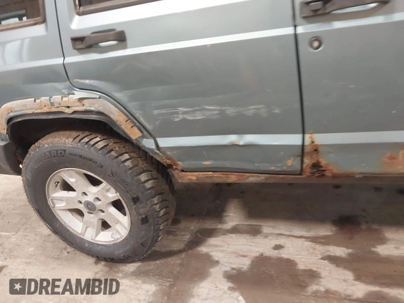 1998 Jeep Cherokee Sport with VIN 1J4FJ68S5WL212555, listed as a IAAI auction lot 42450810 with 257,582 mi miles and . Bid and sale history available at DreamBid. Image 6.