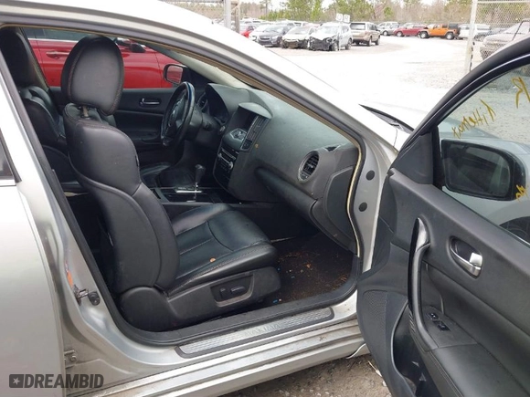 2009 Nissan Maxima 3.5 SV w/Sport Pkg with VIN 1N4AA51E39C828666, listed as a IAAI auction lot 41660090 with 1 mi miles. Bid and sale history available at carsss.com. Image 5.
