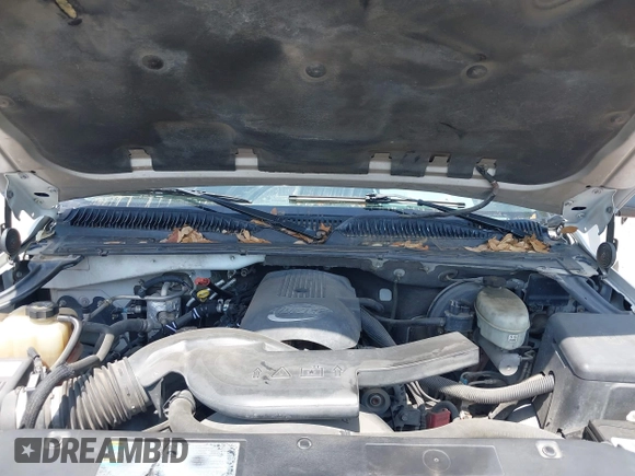 2003 Chevrolet Suburban LT with VIN 1GNEC16Z83J143261, listed as a IAAI auction lot 42065509 with 217,109 mi miles. Bid and sale history available at carsss.com. Image 10.